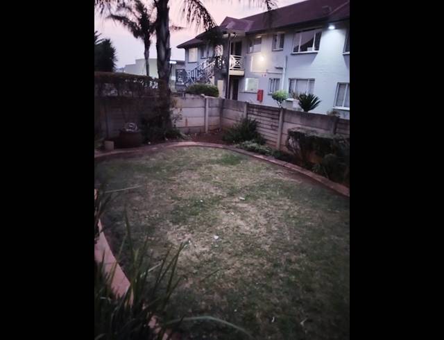 2 BEDROOM APARTMENT FOR SALE IN GLEN MARAIS